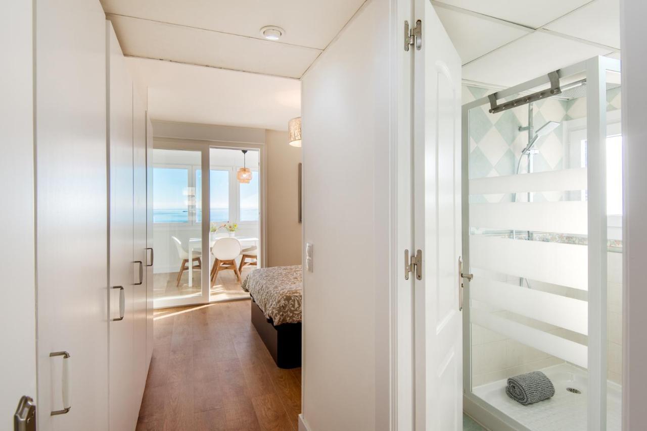 Magic Of The Ocean, Front Line In Playamar-parking, Sea Views, Pool, Tenis, Paddle, Wifi And Aircon *