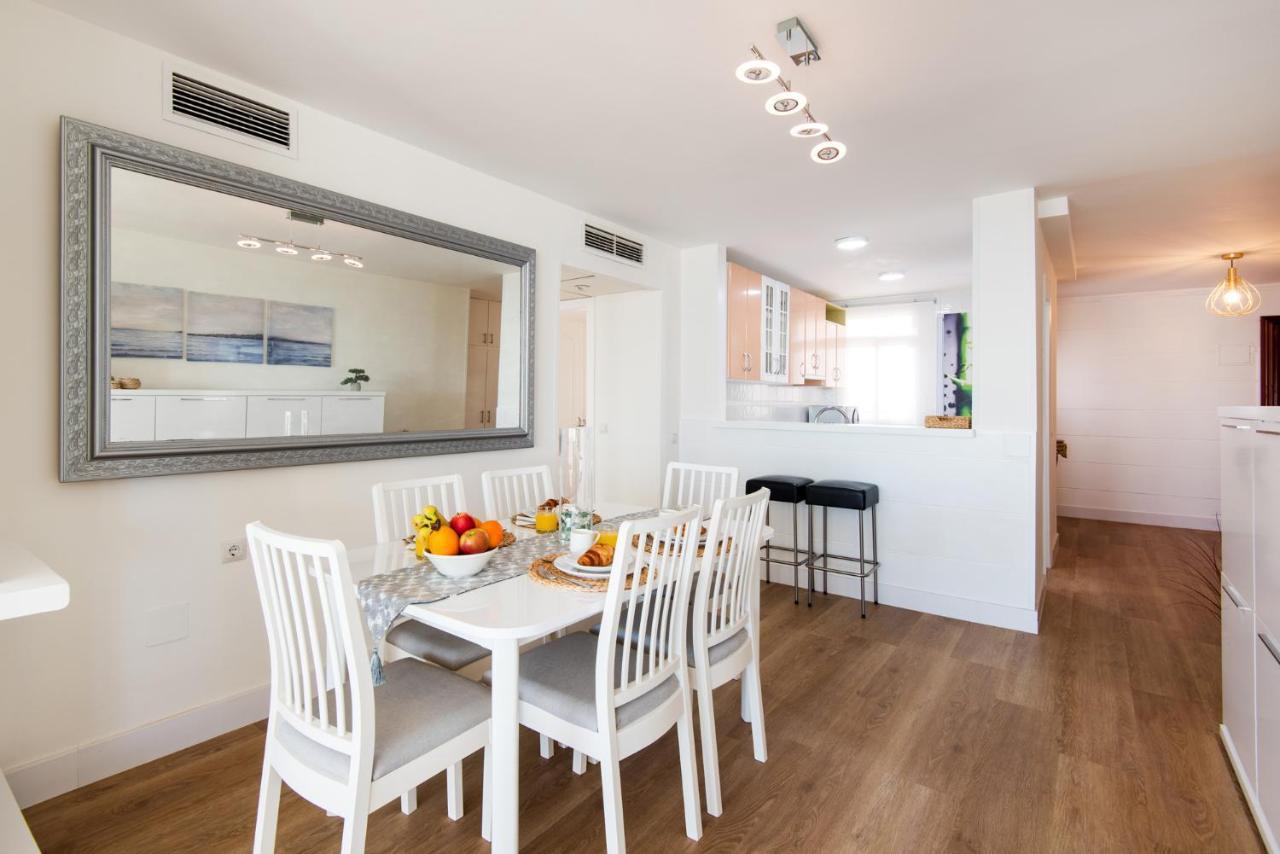 Magic Of The Ocean, Front Line In Playamar-parking, Sea Views, Pool, Tenis, Paddle, Wifi And Aircon Apartment *