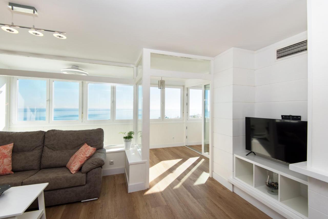 Magic Of The Ocean, Front Line In Playamar-parking, Sea Views, Pool, Tenis, Paddle, Wifi And Aircon * Torremolinos