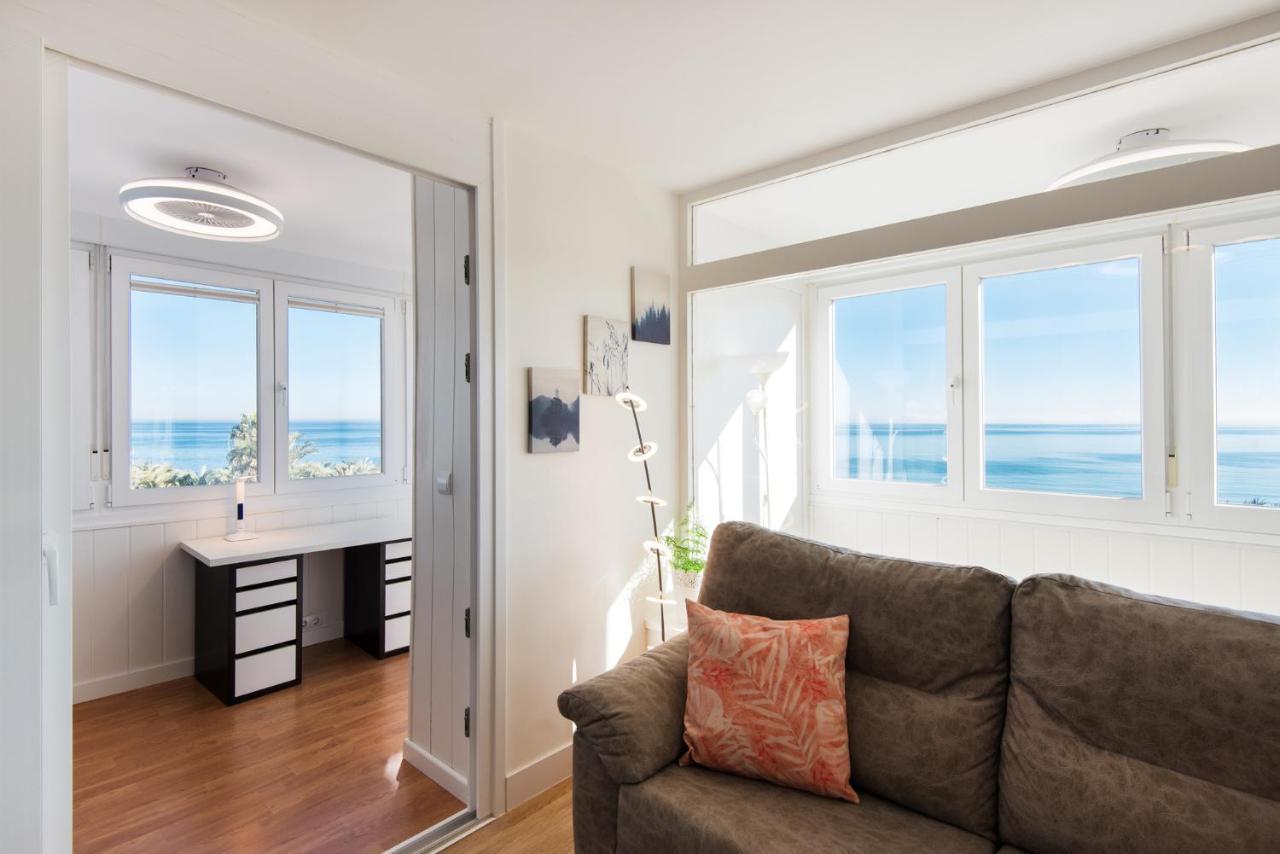 Apartment Magic Of The Ocean, Front Line In Playamar-parking, Sea Views, Pool, Tenis, Paddle, Wifi And Aircon Torremolinos