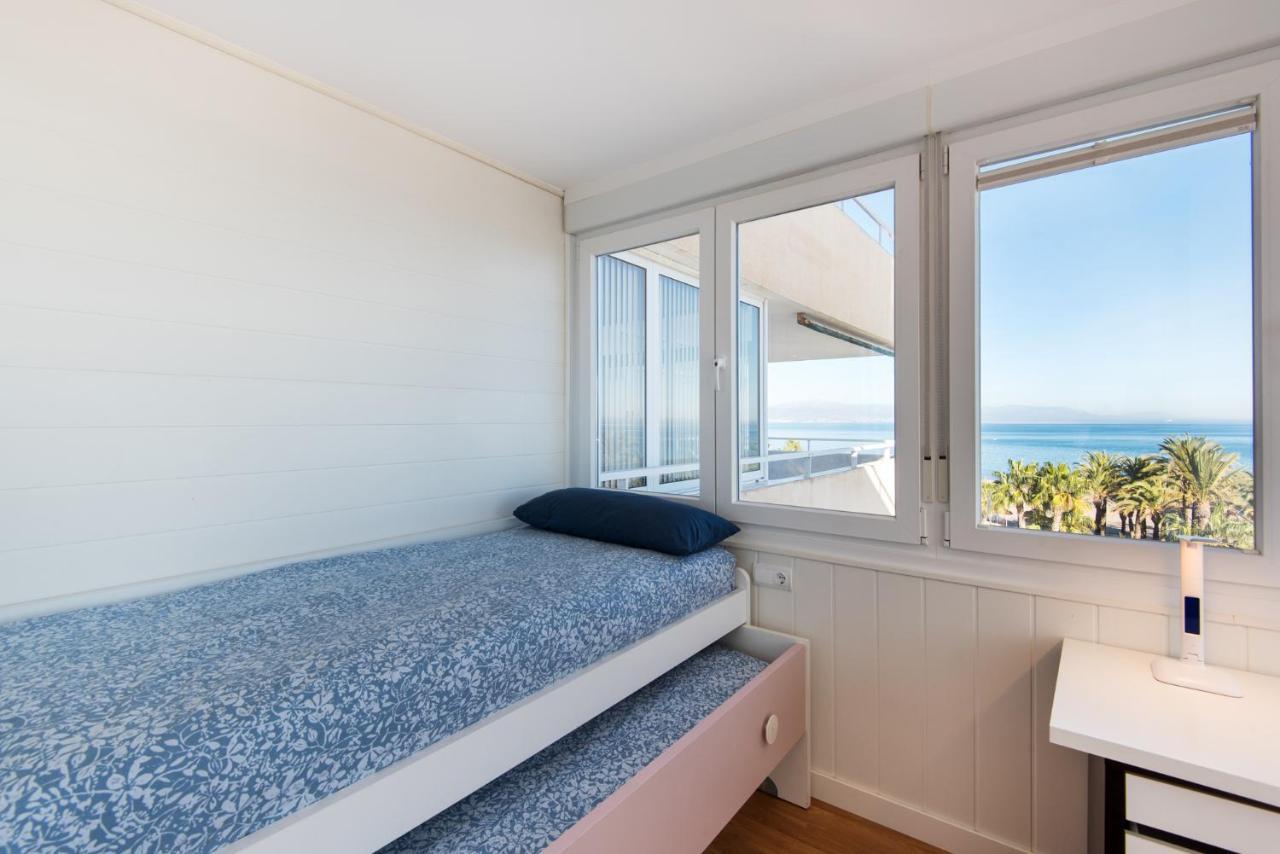 Magic Of The Ocean, Front Line In Playamar-parking, Sea Views, Pool, Tenis, Paddle, Wifi And Aircon *