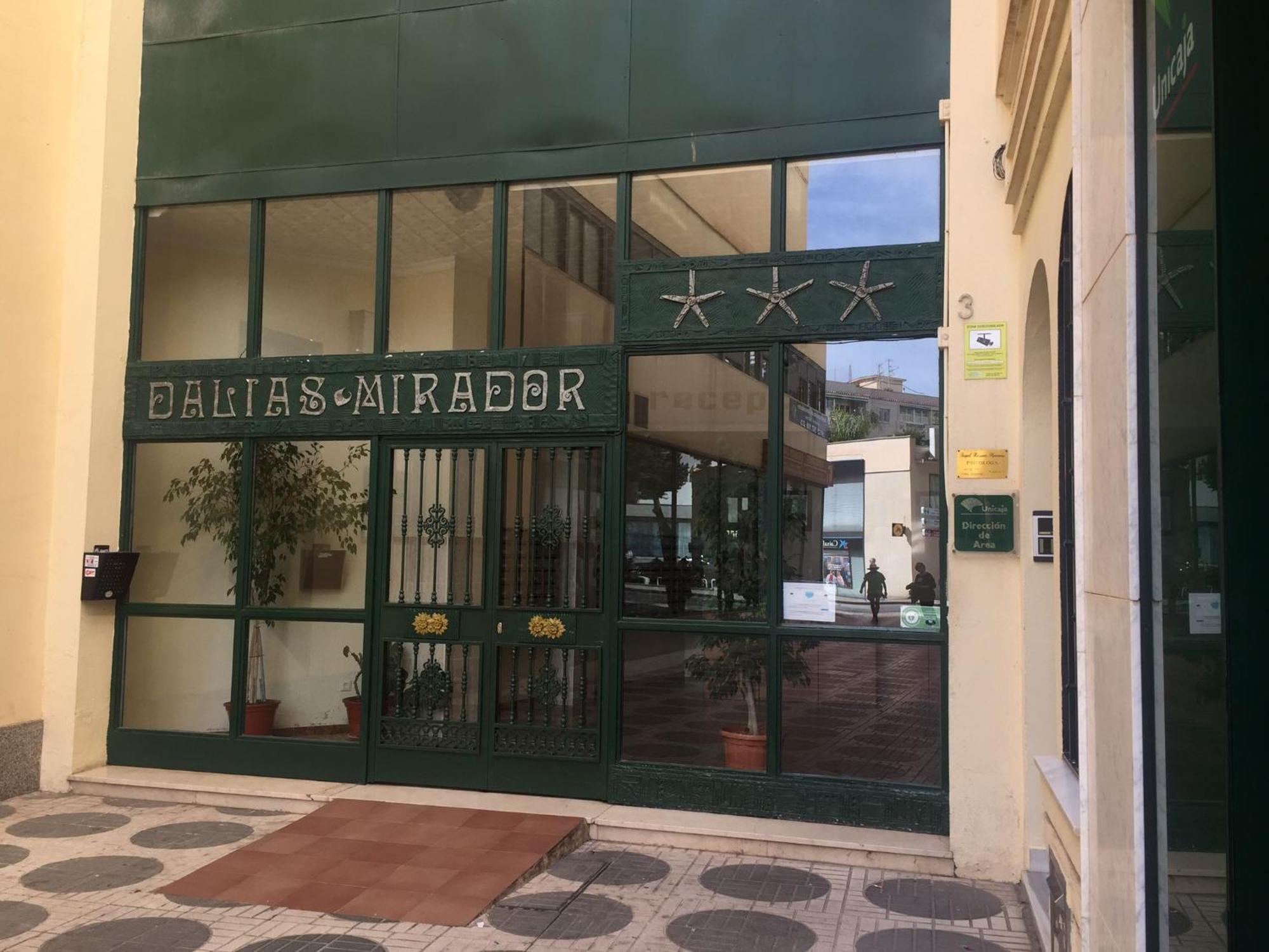 En El Centro De *