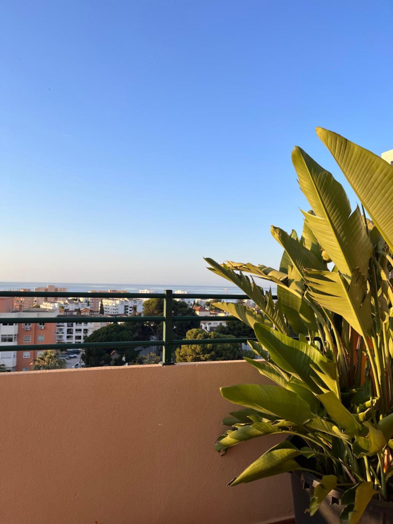 Espectacular Atico Con Vistas Al Mar Y La Montana Torremolinos