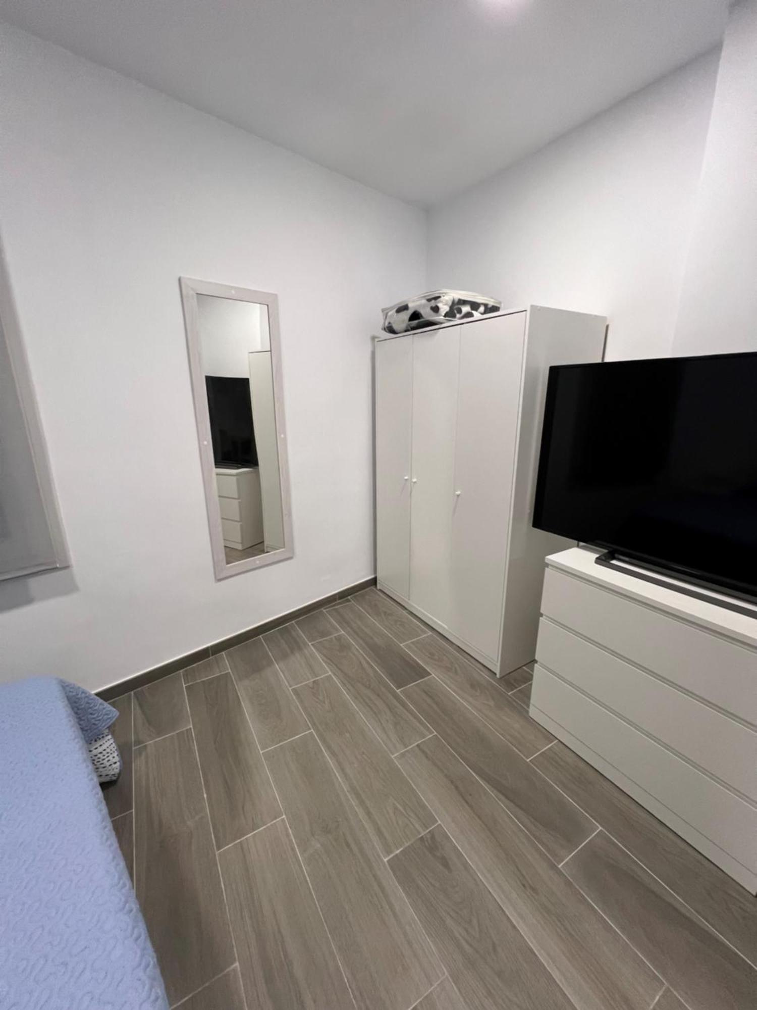 Montalvo Metropolis B Apartment