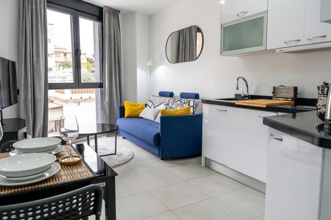 Modern Wave Escape With Private Parking And Rooftop Pool By Namaste Elite *