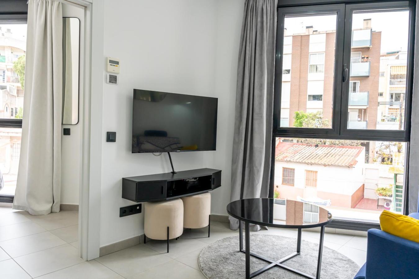 Modern Wave Escape With Private Parking And Rooftop Pool By Namaste Elite *
