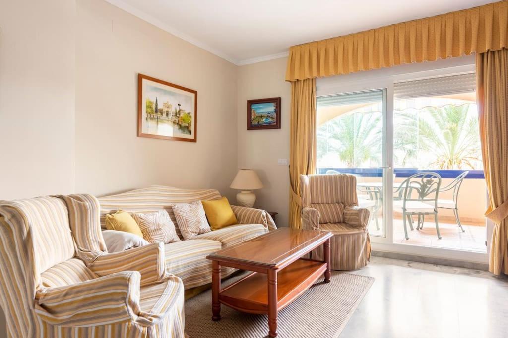 Playa De Alamos-playamar Malaga. *