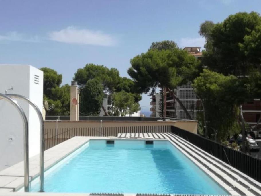 Modern Wave Escape With Private Parking And Rooftop Pool By Namaste Elite Appartement