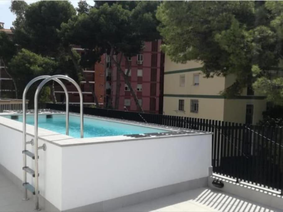 Modern Wave Escape With Private Parking And Rooftop Pool By Namaste Elite *