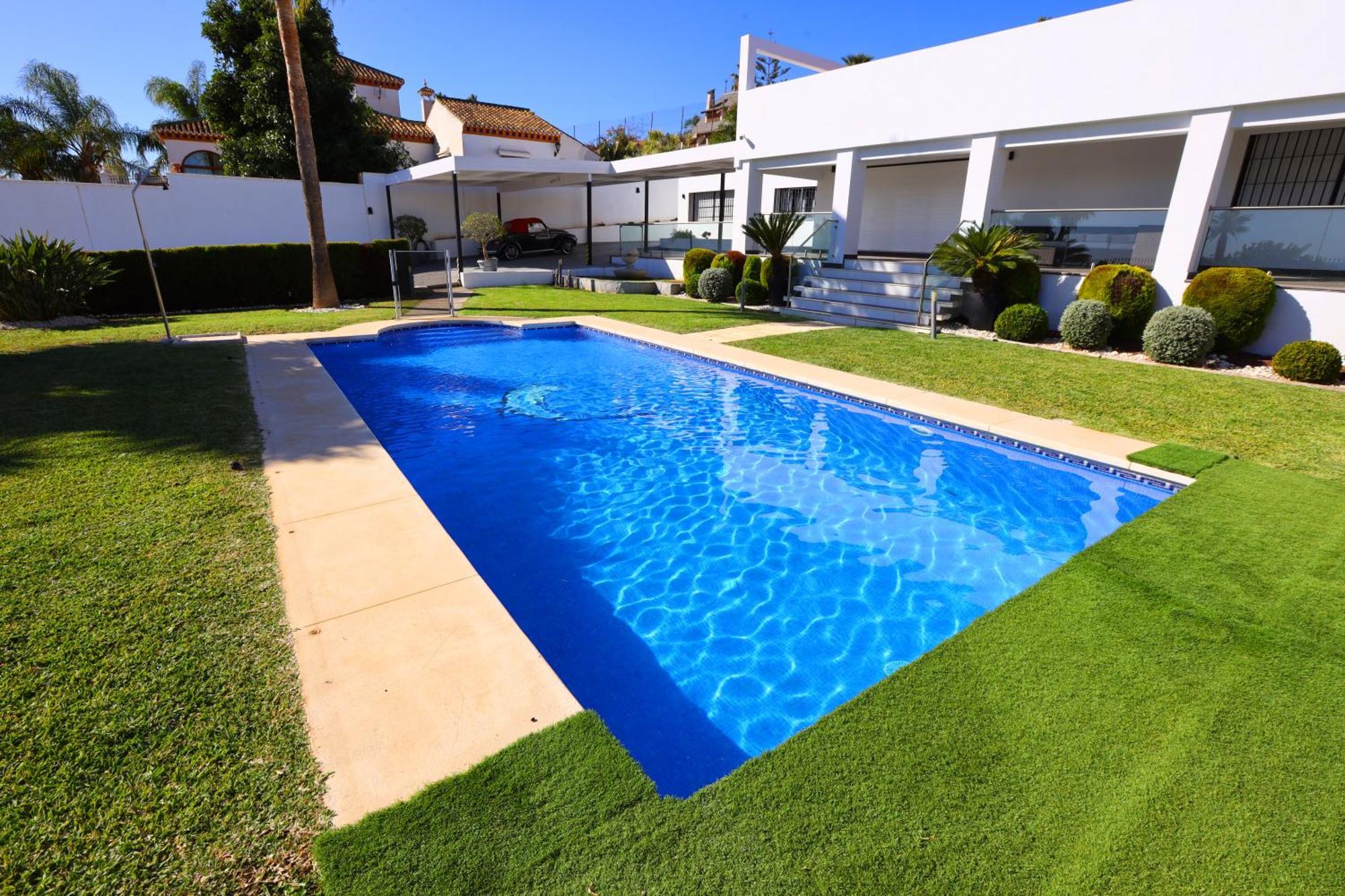 Lujo Costa Del Sol Con Piscina-jacuzzi Villa