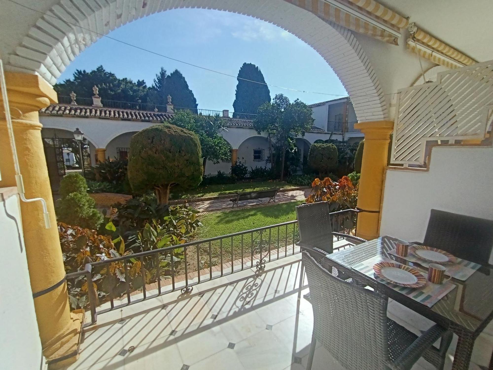 Dona Carlota Torremolinos