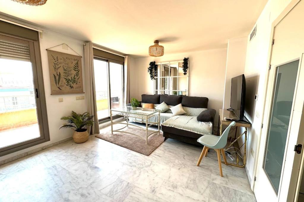 Apartment Atico Puerto Marina 2 Hab Con Piscina, 500m De La Plata *