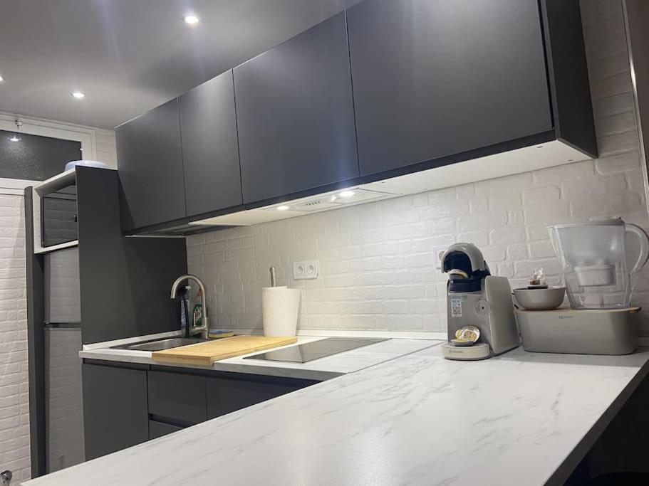 Casa Picaso Elegance, One Bedroom Center With Balcony By Namaste Elite Appartement *