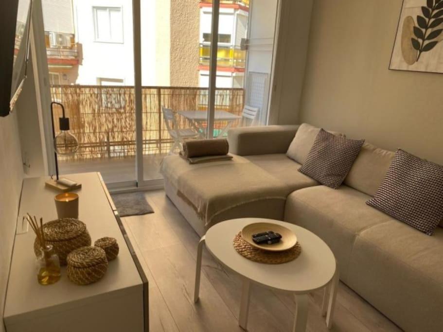 Casa Picaso Elegance, One Bedroom Center With Balcony By Namaste Elite