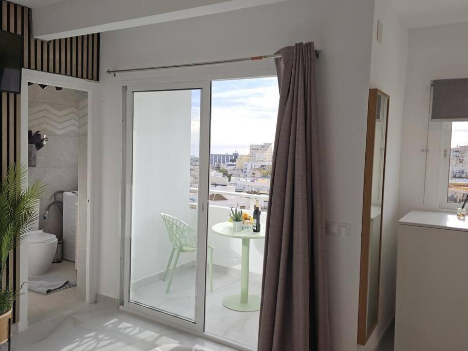Apartment Congreso Sunset Terrace. With Sunny Terrace And Sea Views. Torremolinos