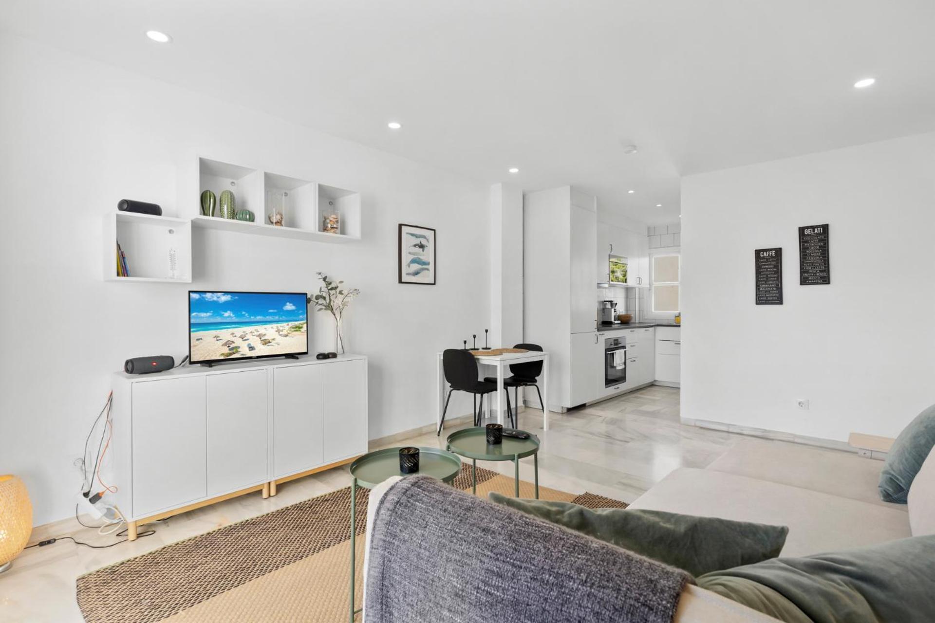 Apartment Cozy Retreat Near By Costarentals - Ref 78