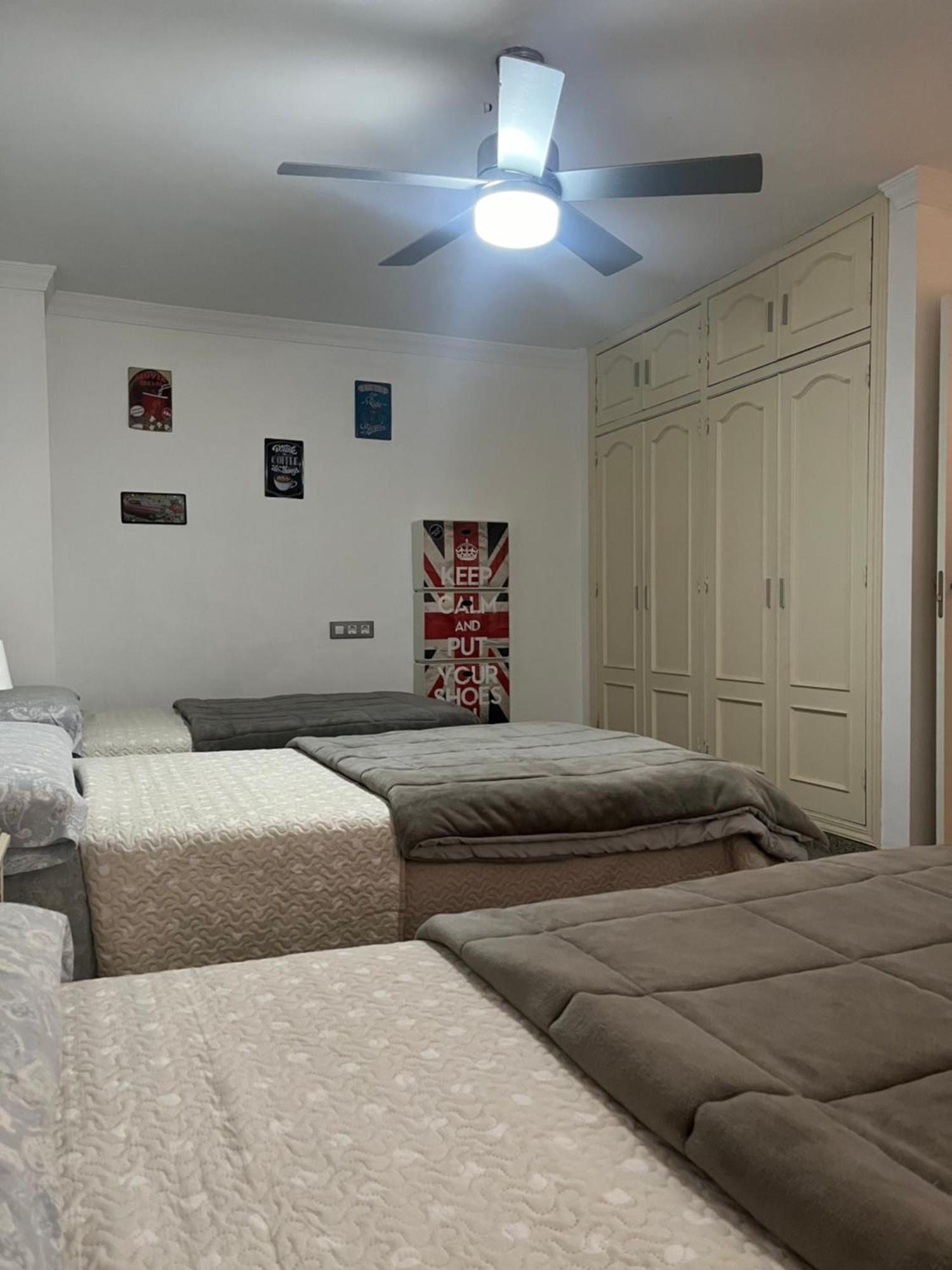 Reyes La Carihuela Apartment