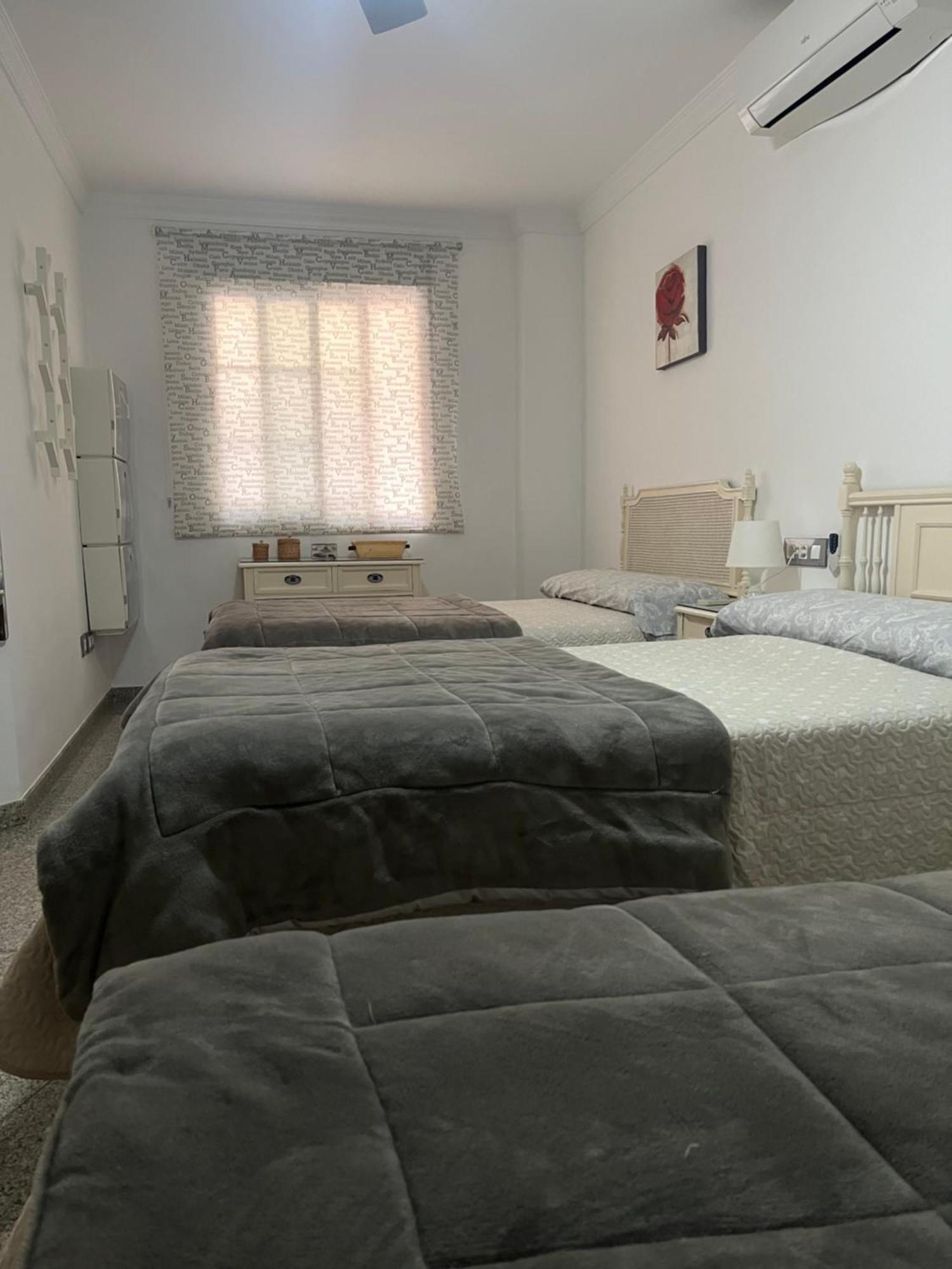 Reyes La Carihuela Apartment