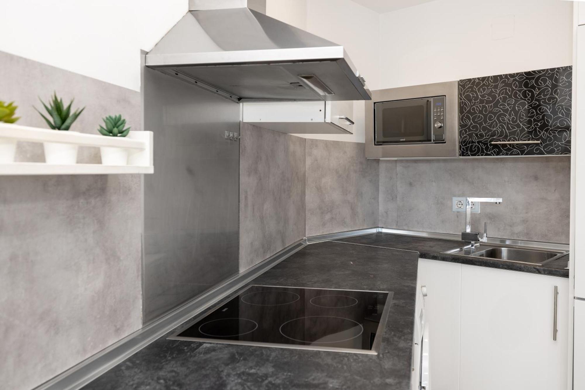 Sun Apartment *