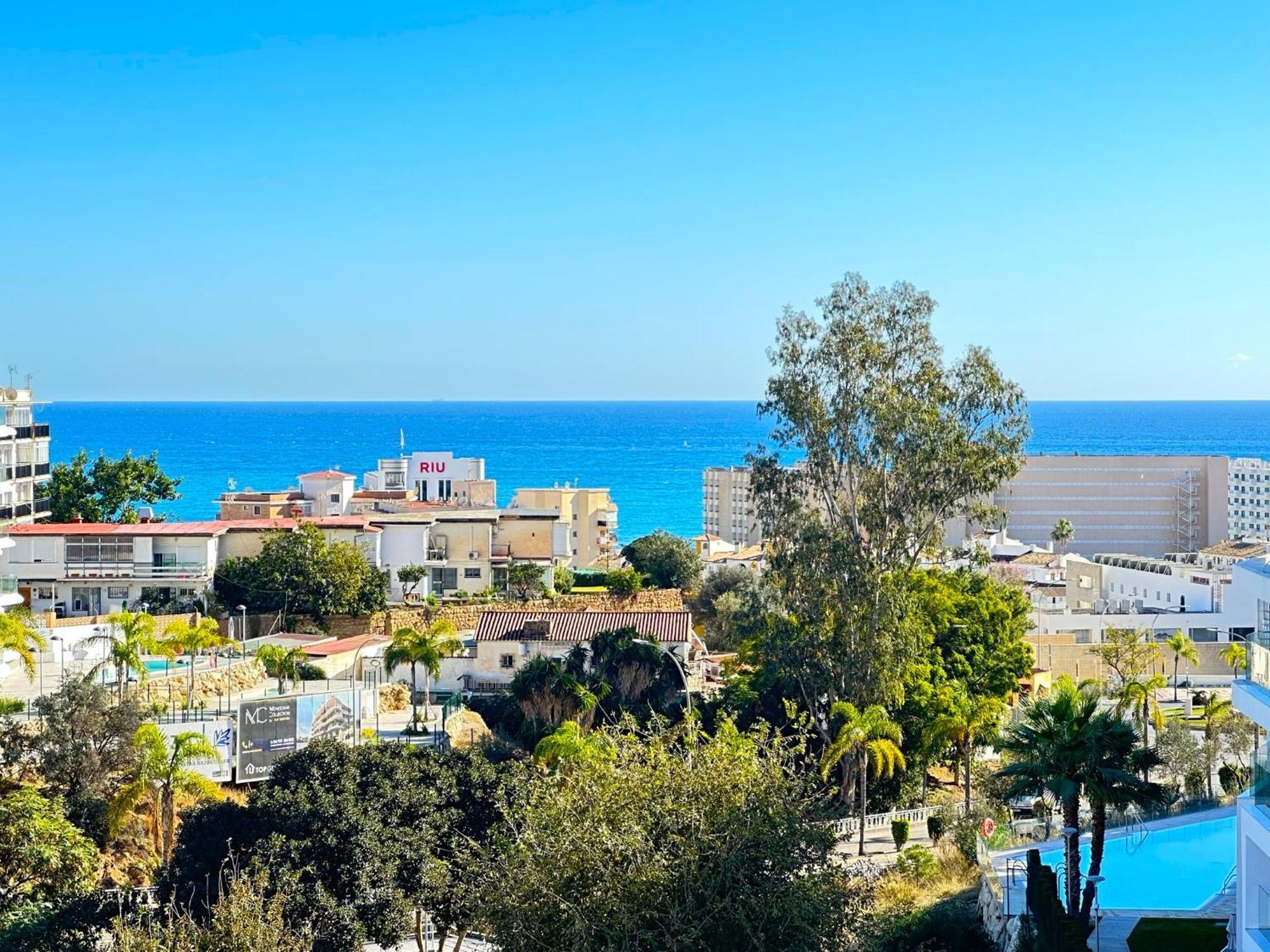 2 Bed Penthouse With Sea View *