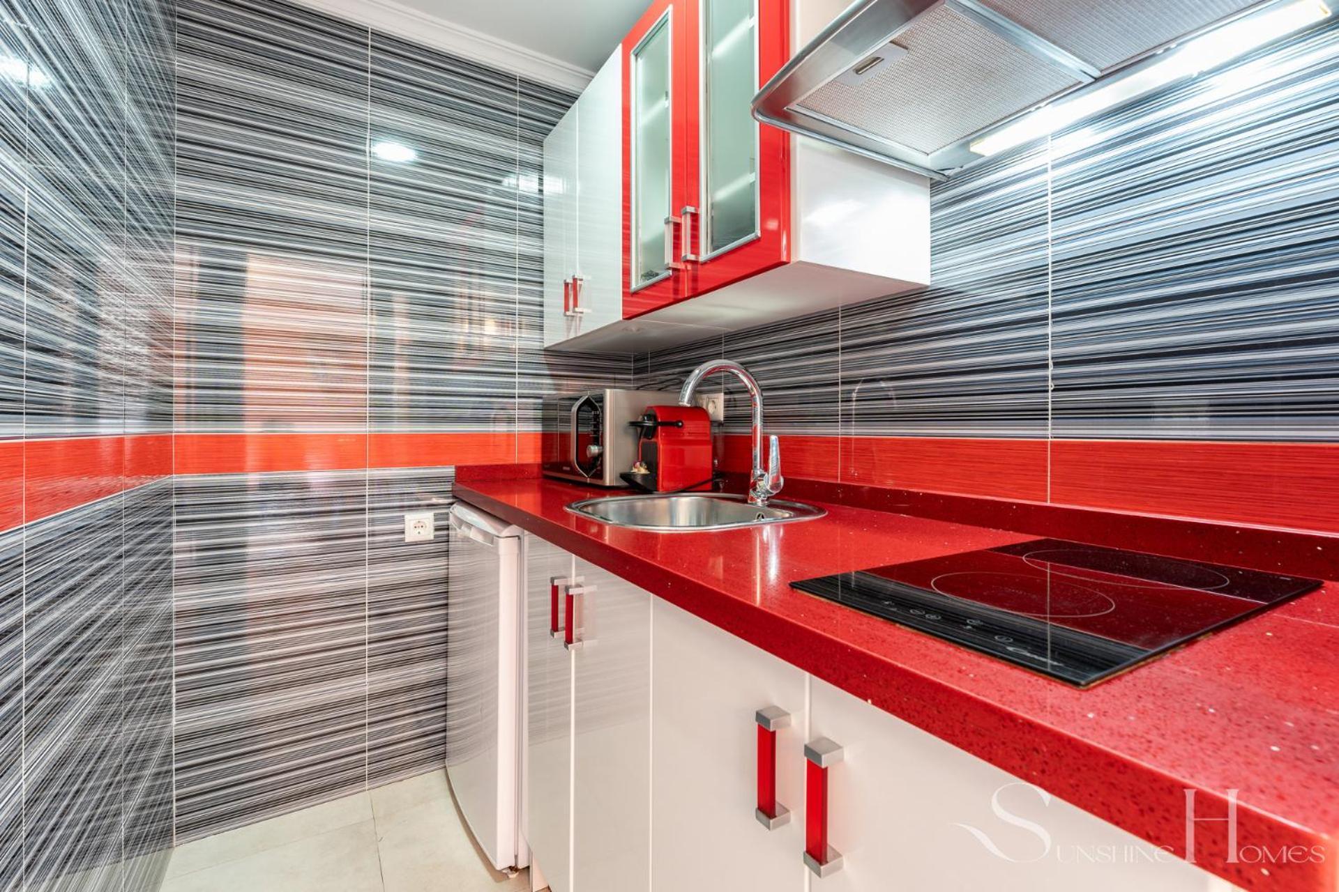 First Line , Cosy And Comfortable + Swimming Pool Apartment *