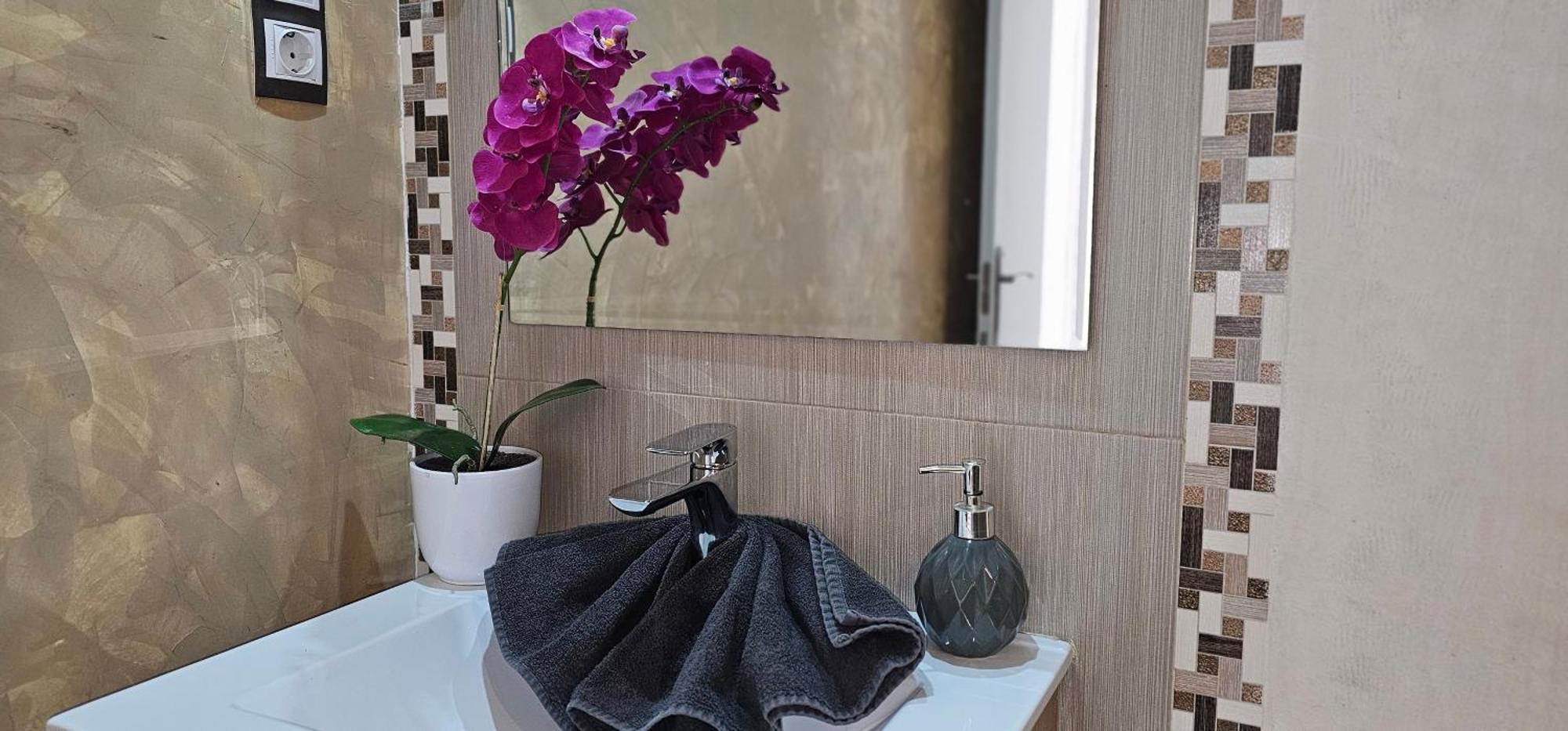 Namaste Modern Elegance City Center By Namaste Elite Apartment *