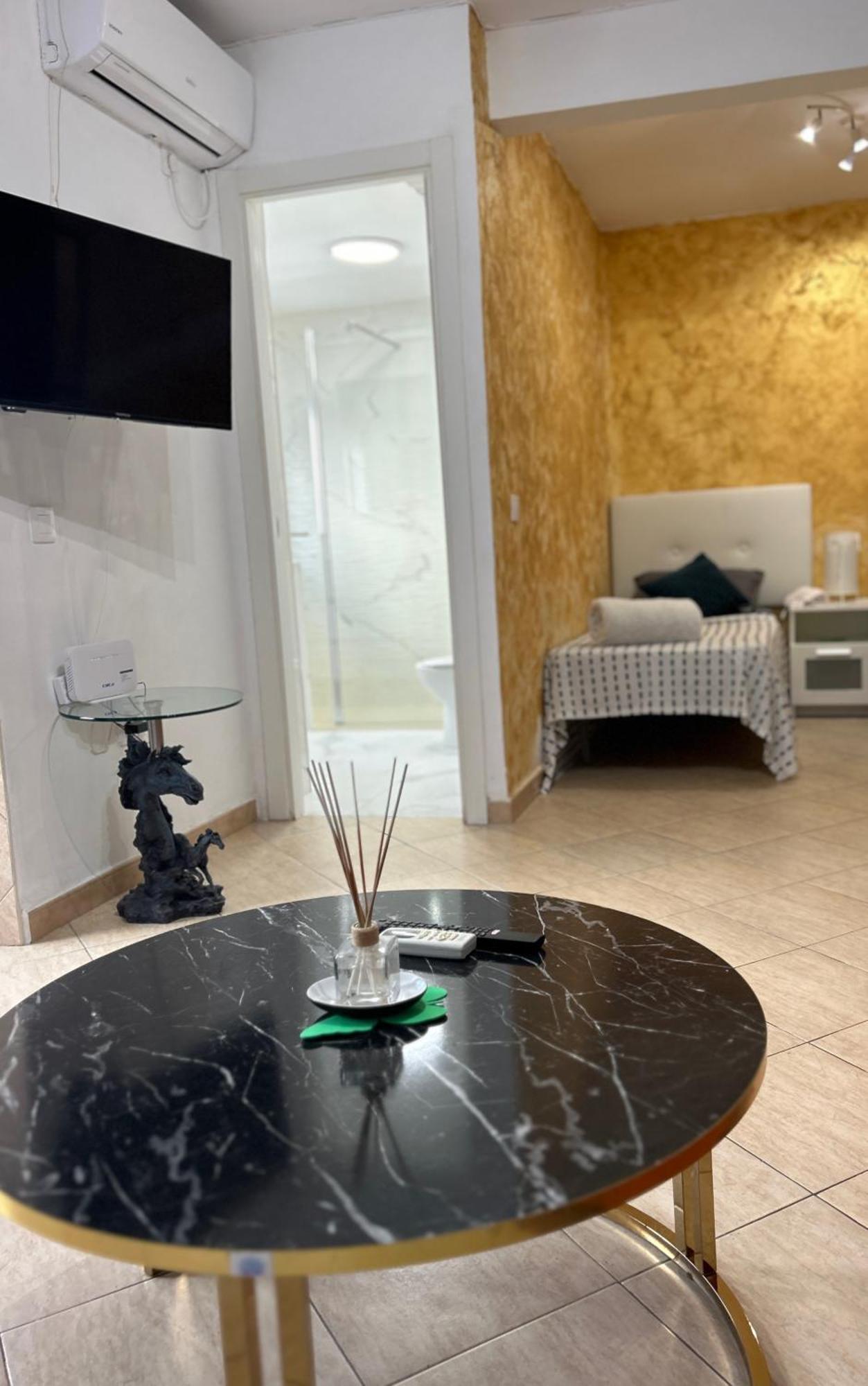 Urban&vacay! - City Centre Apartment *