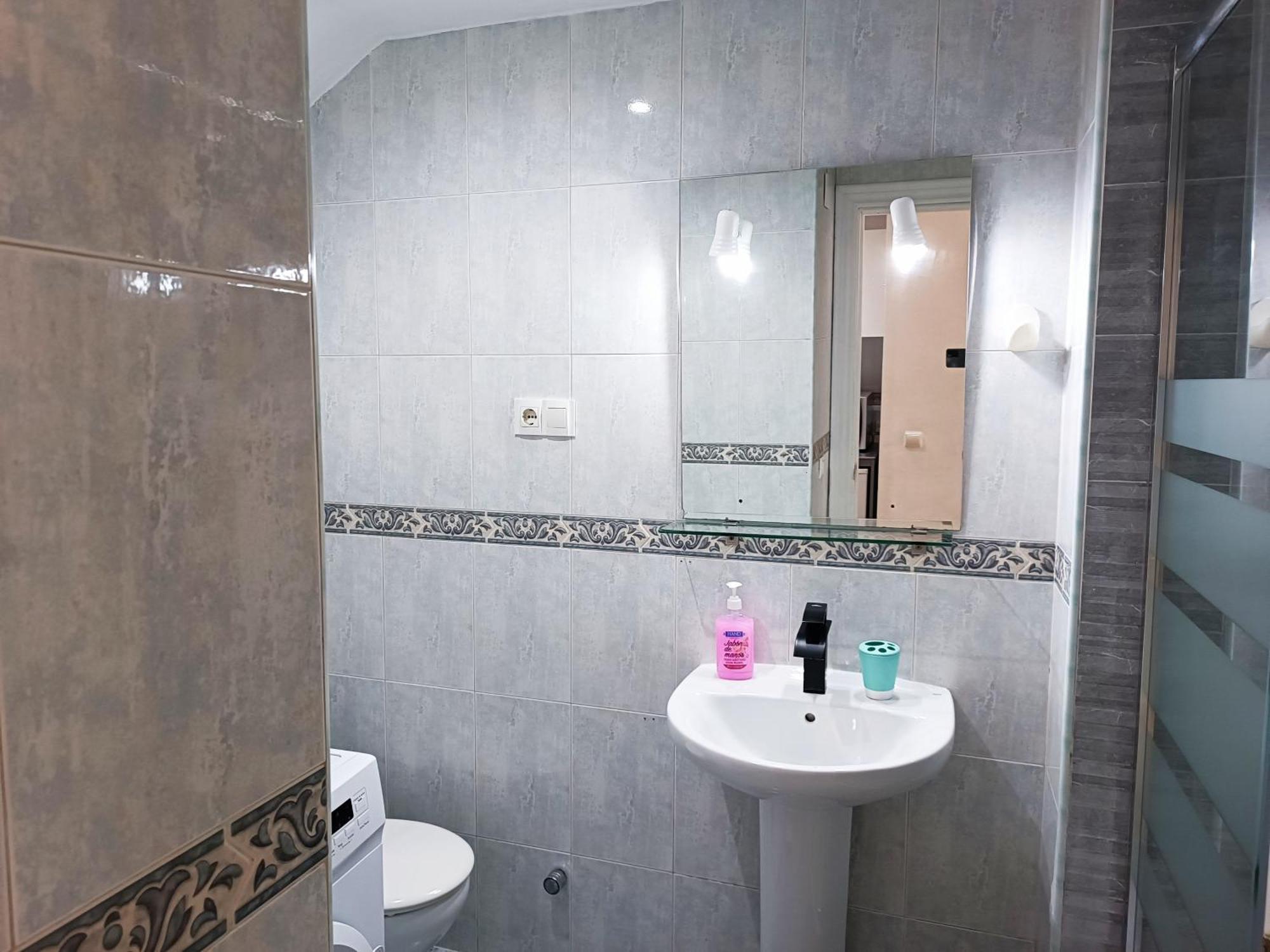 Apartment Ver4 - Centro A 100 Metros - Playa A 600 Metros - Wifi - Piscinas - Fire Stick Amazon Torremolinos
