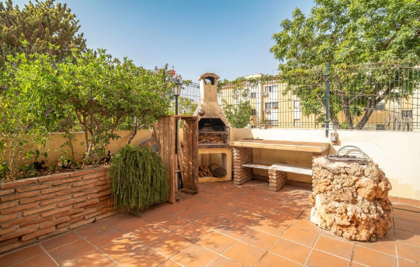 Relax In The Terrace! 4 Bedrooms - Huge Private Terrace - Swimming Pool - Walking Distance To The Beach! Apartment Torremolinos