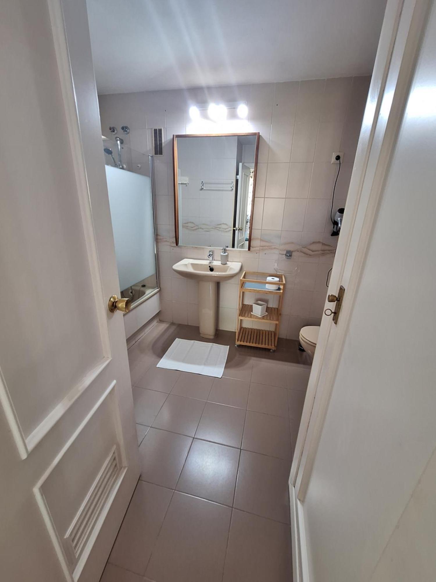 Primera Linea Del Mar - Acceso Directo Playa Carihuela Appartement *
