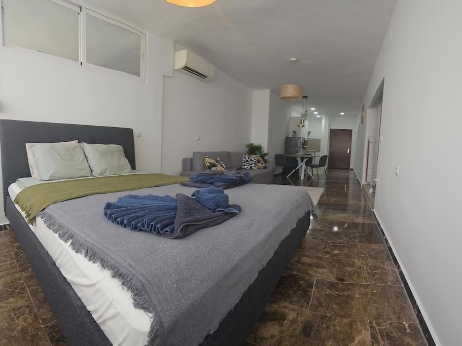 Tao Center With Fee Wifi And Air Con By Namaste Elite Torremolinos