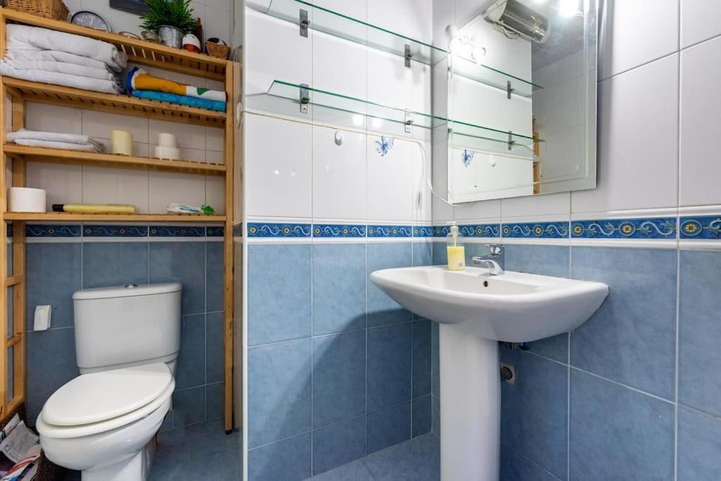 Apto 5 Minutos Centro Piscina Parking Apartment *