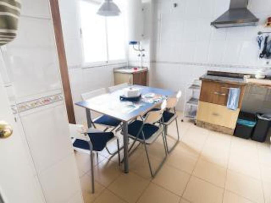 Apto 5 Minutos Centro Piscina Parking Apartment *