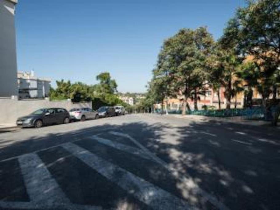 Apto 5 Minutos Centro Piscina Parking Apartment *