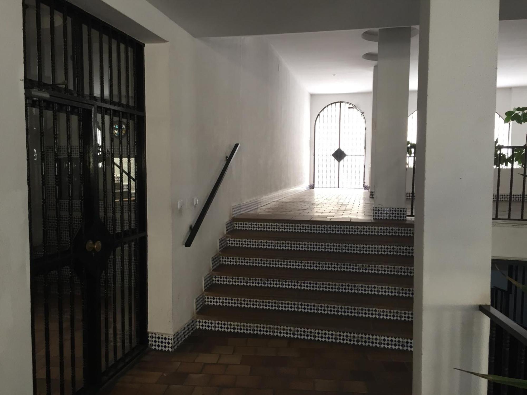 El Cortijuelo. Magnificent Triplex Terraced House With Rooftop Of 18m2, Overlooking The Sea. Parking Vakantiehuis *