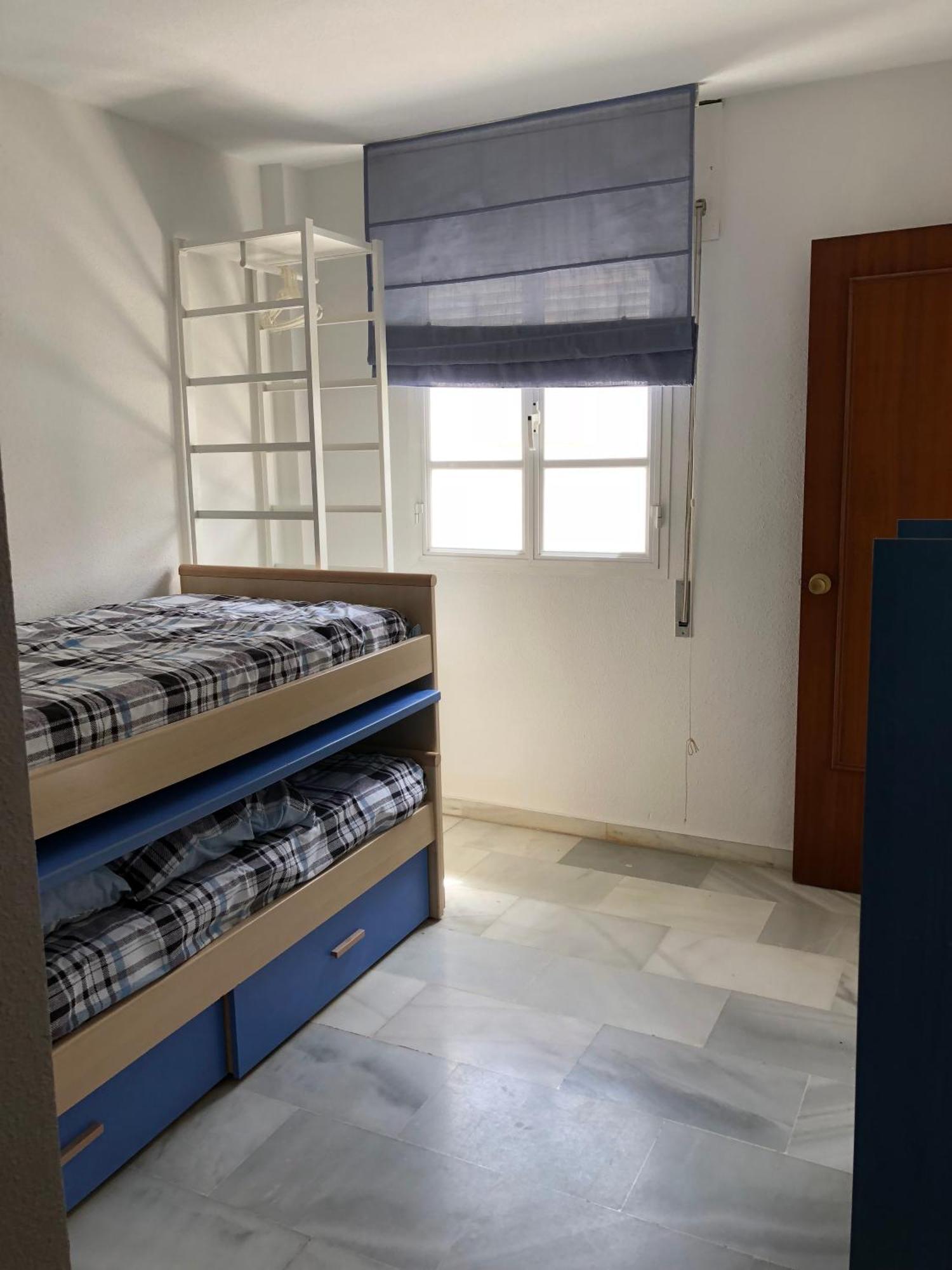 El Cortijuelo. Magnificent Triplex Terraced House With Rooftop Of 18m2, Overlooking The Sea. Parking