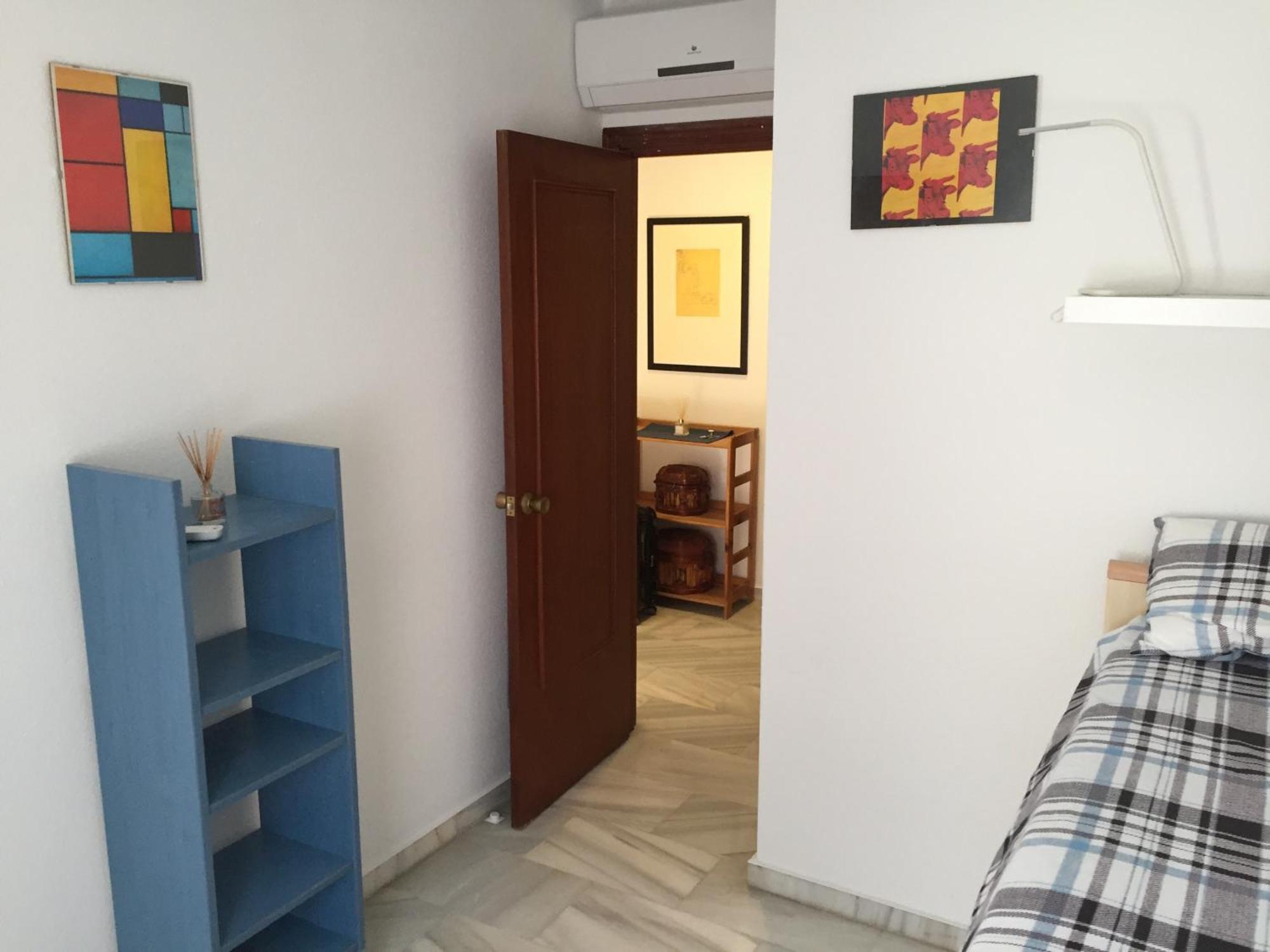 El Cortijuelo. Magnificent Triplex Terraced House With Rooftop Of 18m2, Overlooking The Sea. Parking * Torremolinos