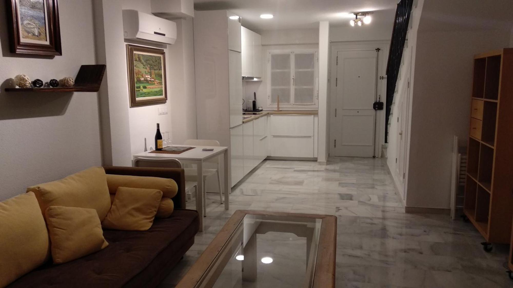 El Cortijuelo. Magnificent Triplex Terraced House With Rooftop Of 18m2, Overlooking The Sea. Parking Vakantiehuis