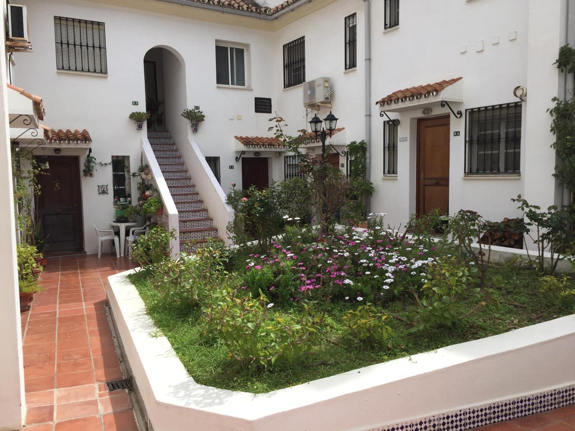 Vakantiehuis El Cortijuelo. Magnificent Triplex Terraced House With Rooftop Of 18m2, Overlooking The Sea. Parking Torremolinos