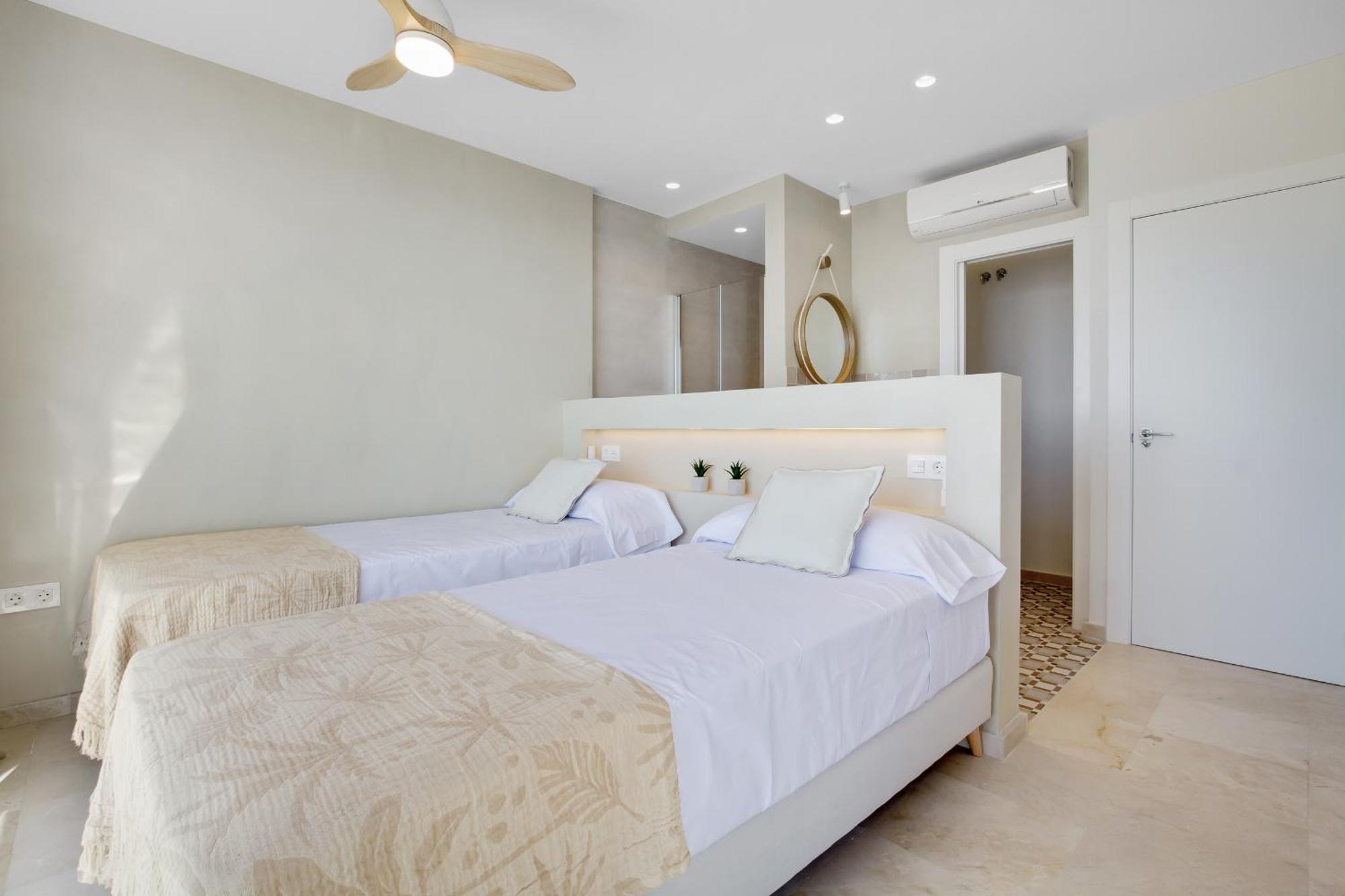 Santa Clara Modern & Exclusive Seafront Apartment Torremolinos