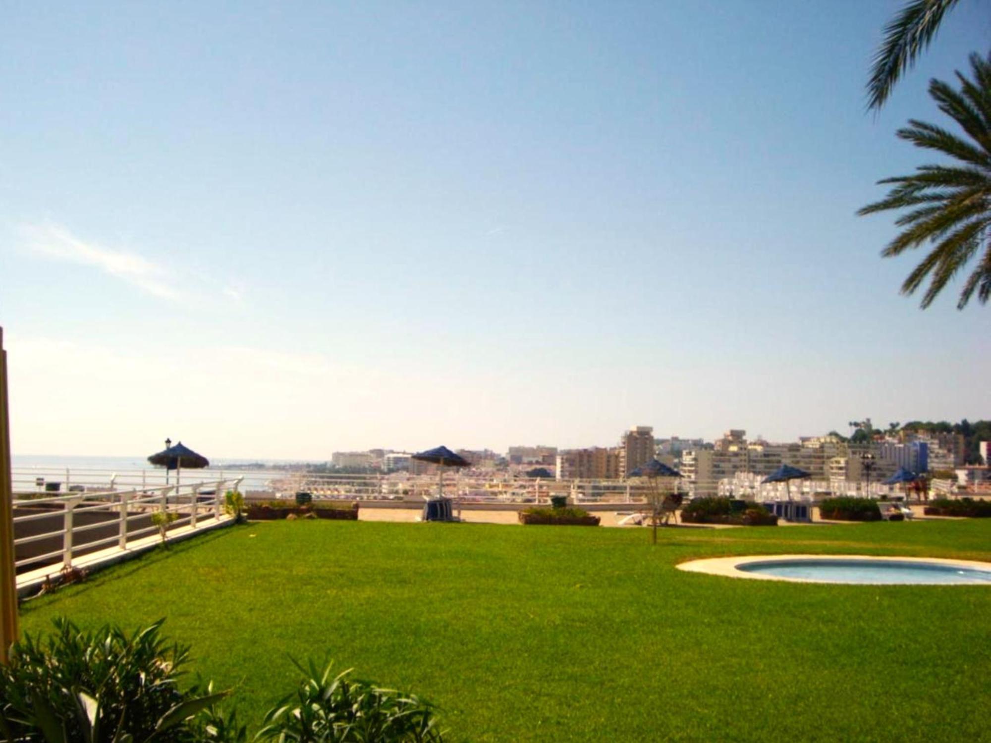 Santa Clara Modern & Exclusive Seafront Apartment *