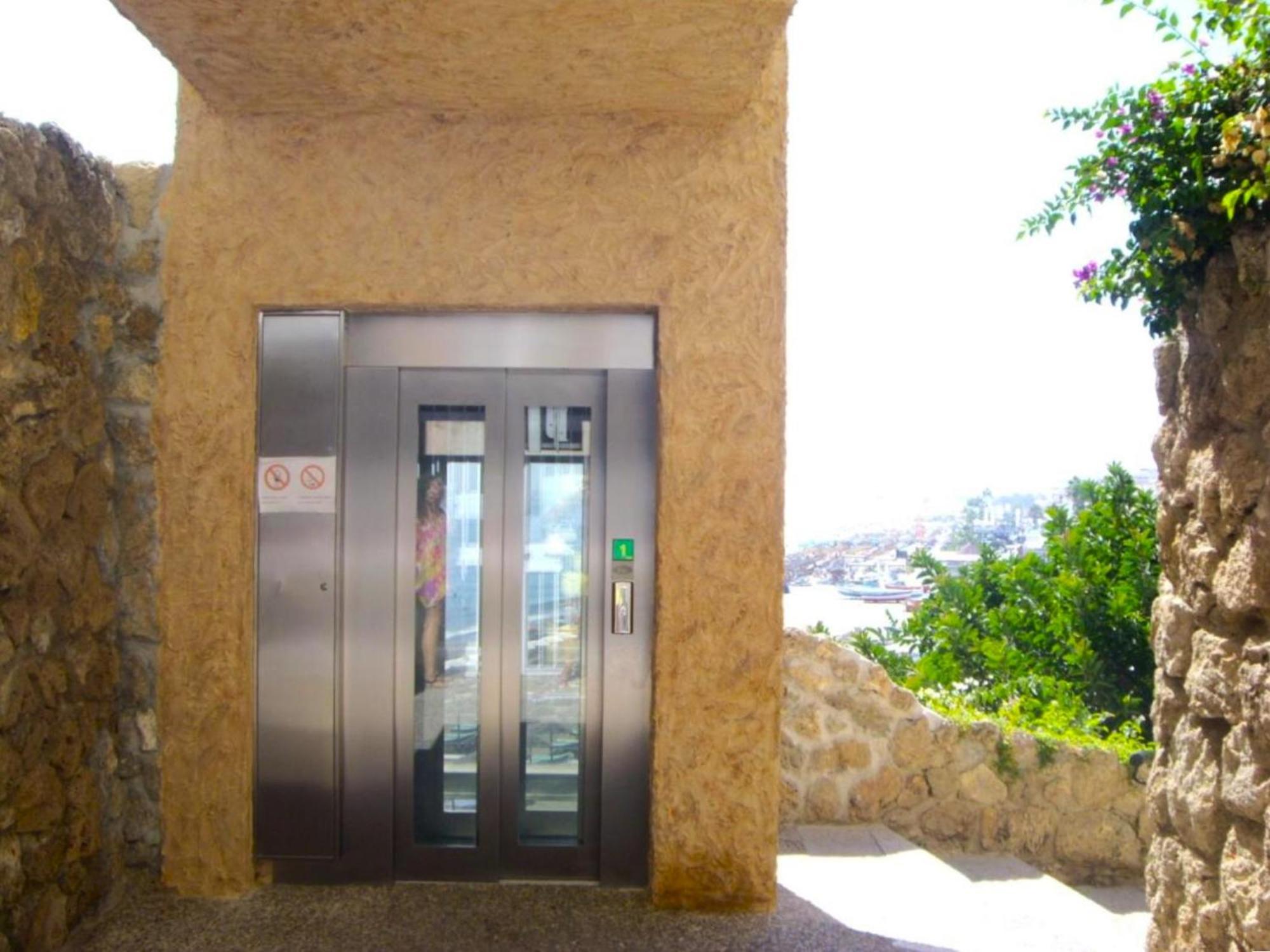Santa Clara Modern & Exclusive Seafront Apartment Torremolinos