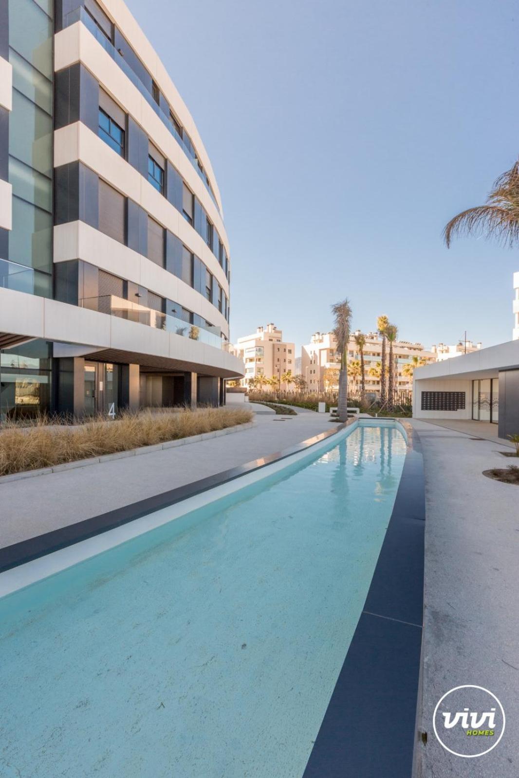 Vivi Homes - Bambu Pool, Gym, Sauna & Beach Apartment *