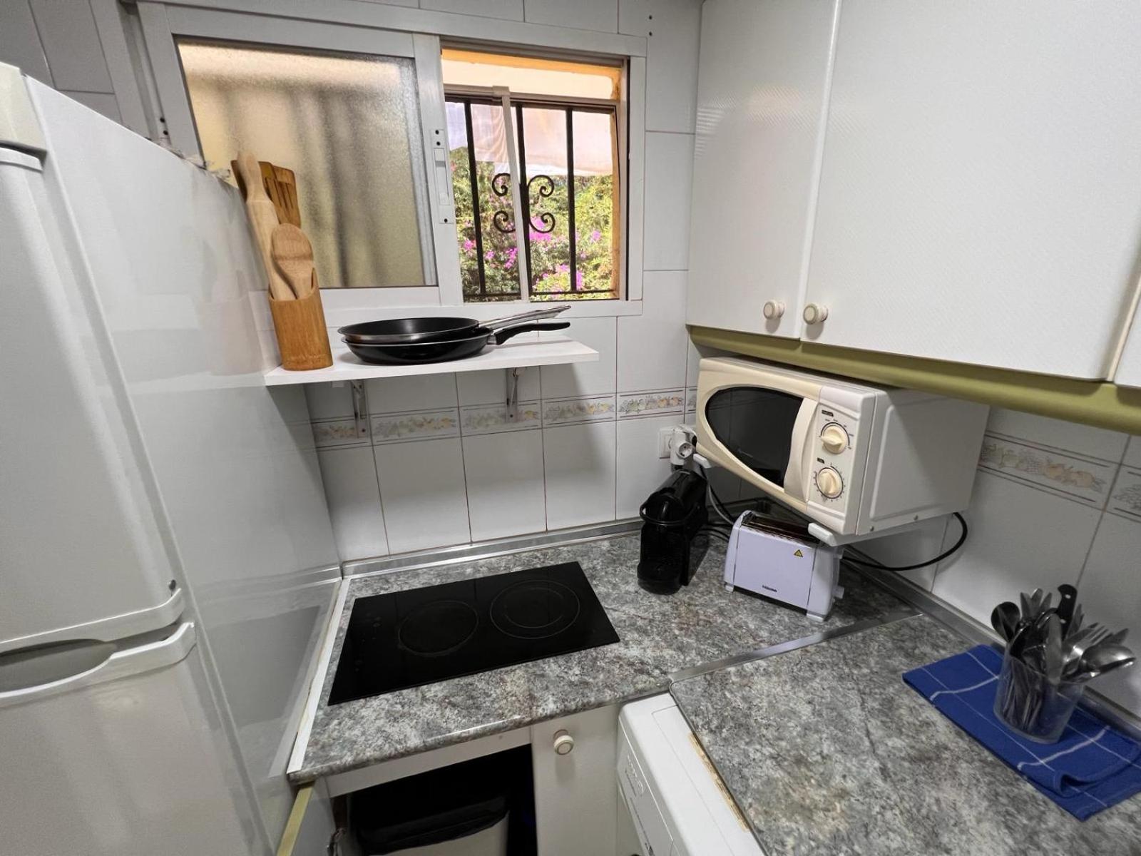 Estudio En La Carihuela Apartment *