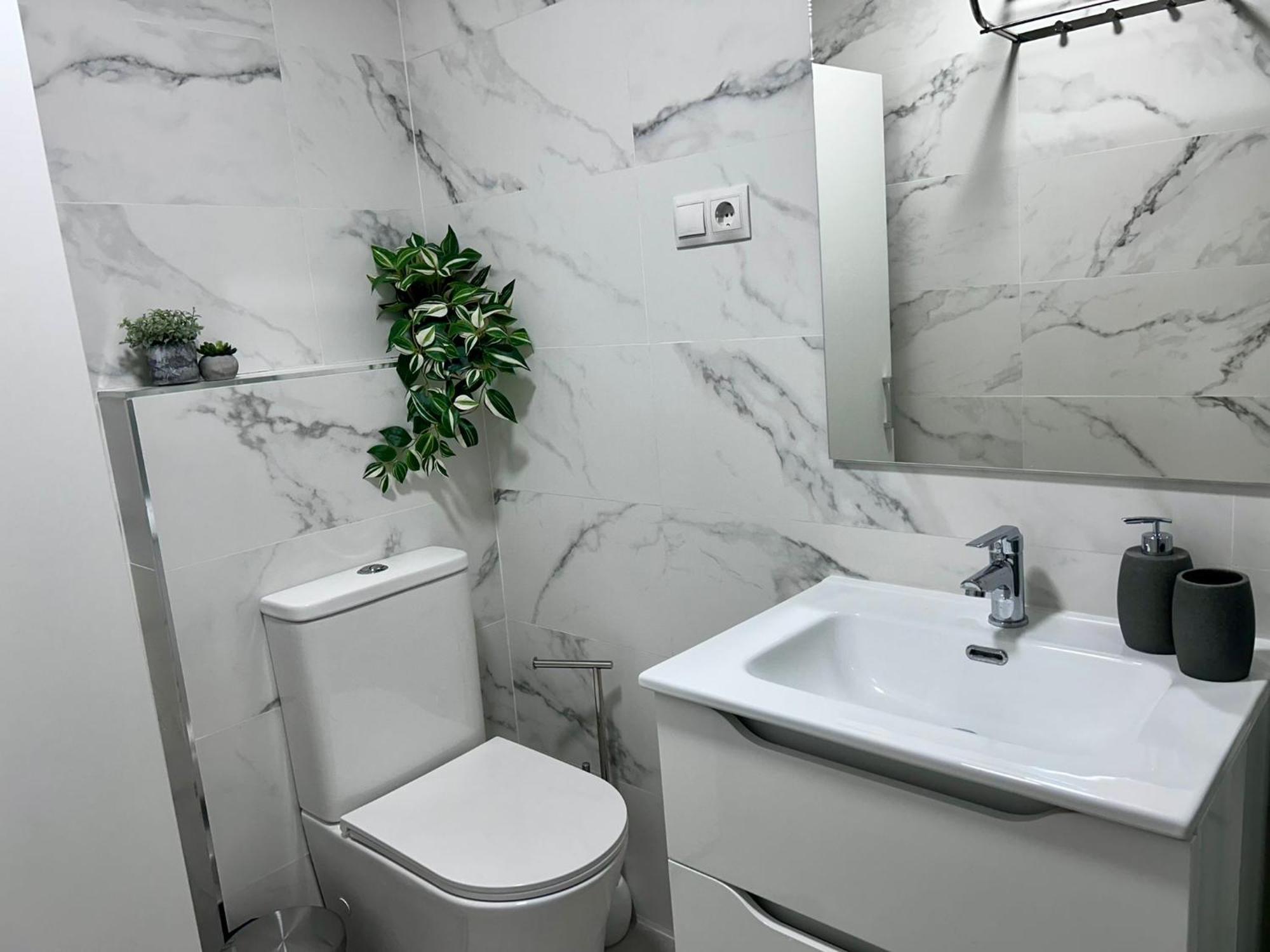 Ver64 - Nuevo, Reformado 100, Terraza, Wifi, Playa A 600 Metros, Centro A 300 Metros Torremolinos