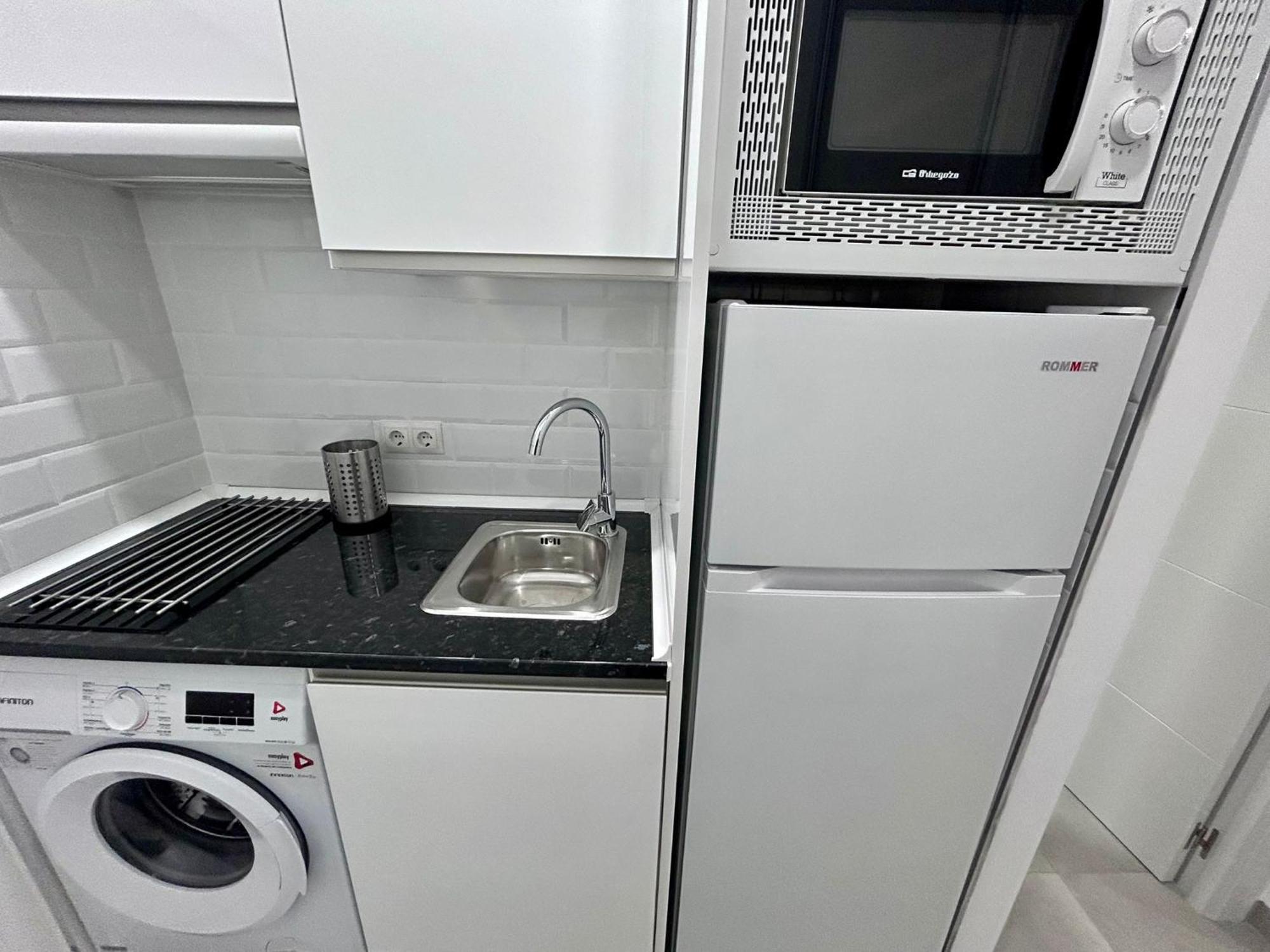 Ver64 - Nuevo, Reformado 100, Terraza, Wifi, Playa A 600 Metros, Centro A 300 Metros Torremolinos