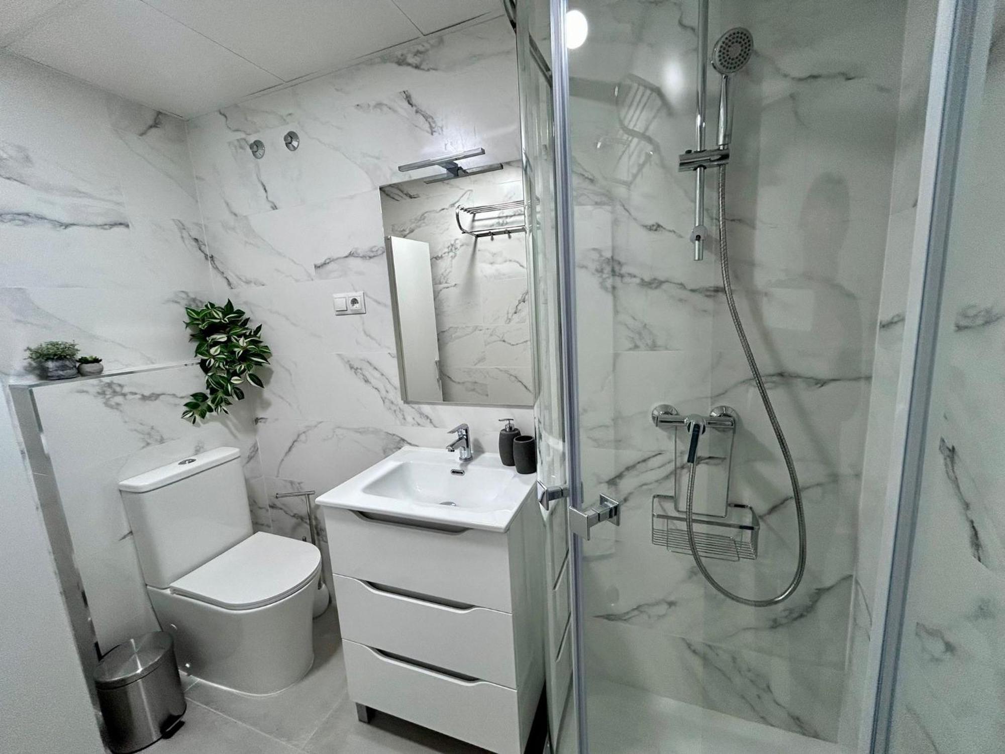 Apartment Ver64 - Nuevo, Reformado 100, Terraza, Wifi, Playa A 600 Metros, Centro A 300 Metros *