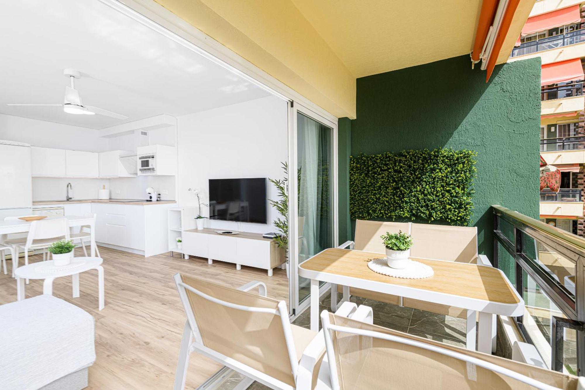 Amazing Carihuela View & Parking Appartement Torremolinos
