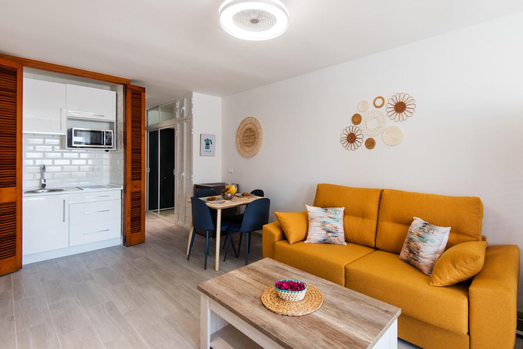 Bajondillo Beach, Large Loft With Intense Sun Apartamento *