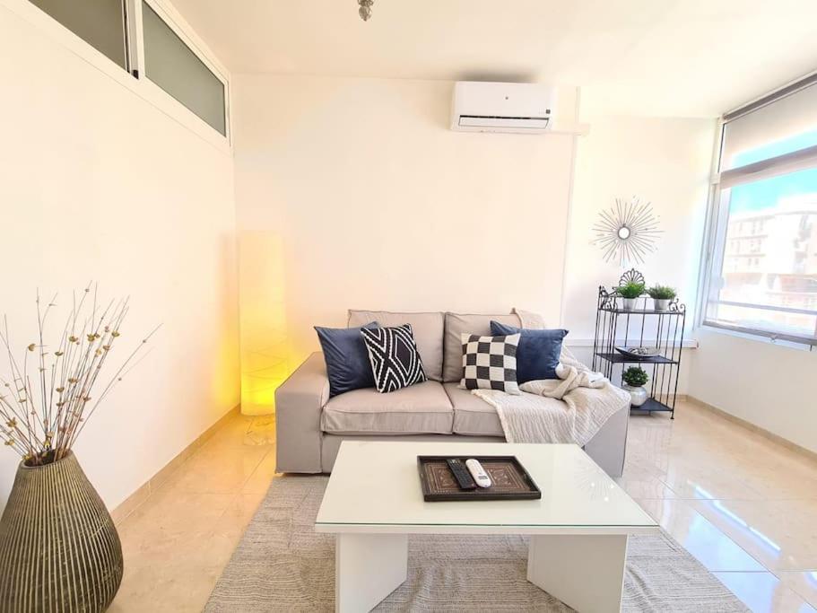 Luminoso Estudio En